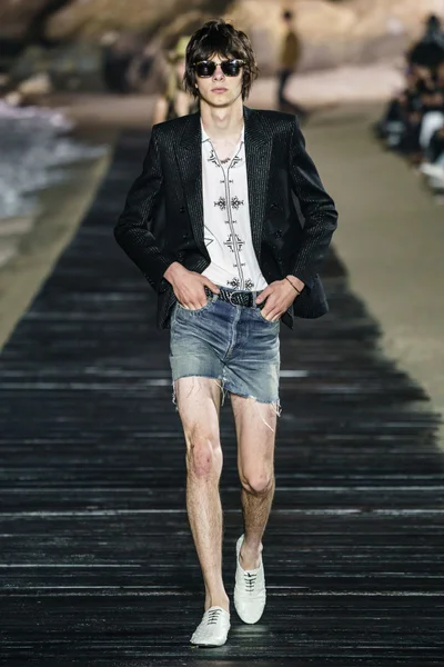 Look 40